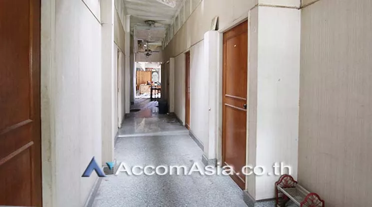 5  Office Space For Rent in ploenchit ,Bangkok BTS Ploenchit AA18677